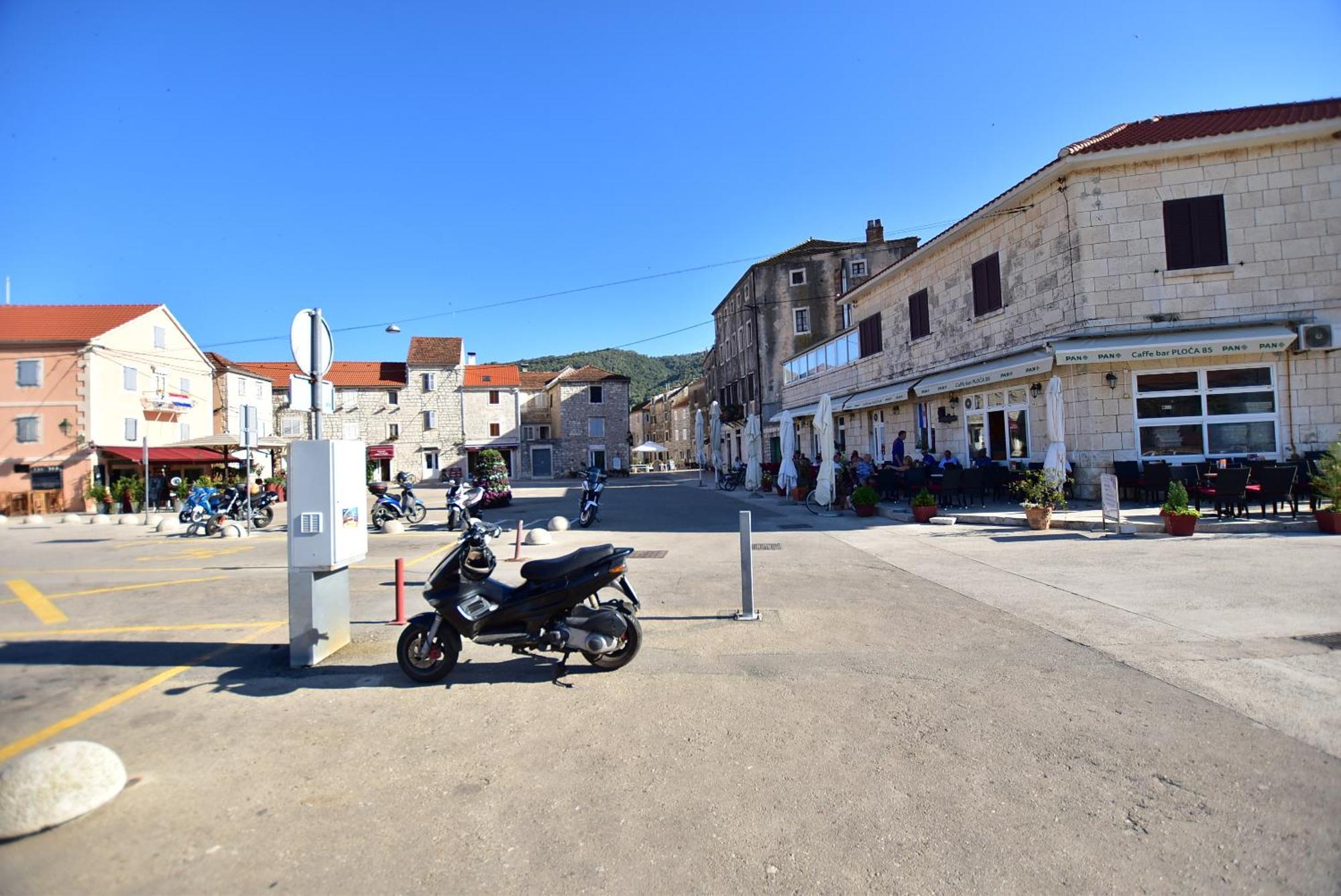 Apartments Sea & Sky Stari Grad  Eksteriør billede