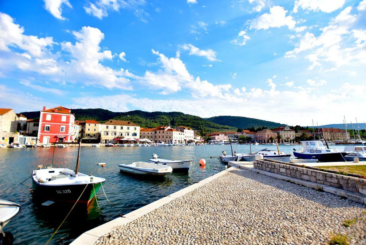 Apartments Sea & Sky Stari Grad  Eksteriør billede